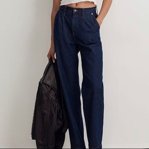 Madewell Baggy Straight Jean: Woodham Wash, Pleated Edition